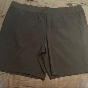 Under Armour Men's Athletic Shorts - Black NWT